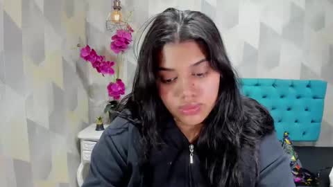 Snapshot of lindabreexlove chatting on 10-23-25, 07:34 online show from 10-23-25, 07:34