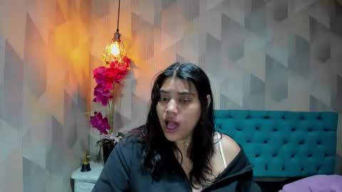 Snapshot of lindabreexlove chatting on 02-01-26, 03:54 online show from 02-01-26, 03:54