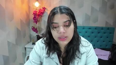 Snapshot of lindabreexlove chatting on 02-15-26, 02:14 online show from 02-15-26, 02:14