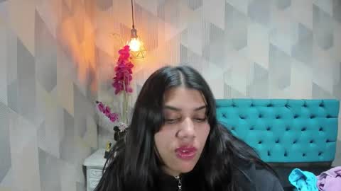 Snapshot of lindabreexlove chatting on 02-28-26, 10:22 online show from 02-28-26, 10:22