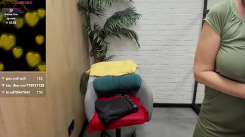 Snapshot of lindahottie chatting on 02-05-26, 05:39 Linda online show from 02-05-26, 05:39