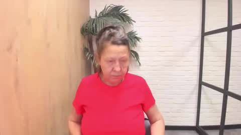 Snapshot of lindahottie chatting on 02-25-26, 12:59 Linda online show from 02-25-26, 12:59