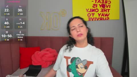 Linda online show from 11-13-25, 01:37