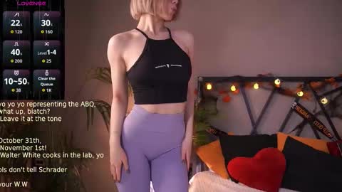 Snapshot of lindathacker chatting on 10-28-25, 04:27 your Linda is back online show from 10-28-25, 04:27