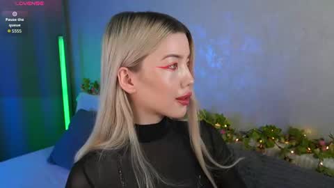 Linda online show from 06-13-26, 04:32