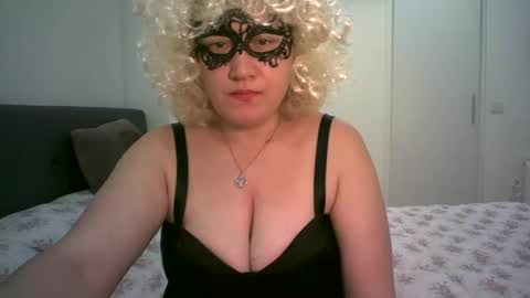 Snapshot of lindaxsmile chatting on 02-27-25, 07:37 LindaXSmile online show from 02-27-25, 07:37