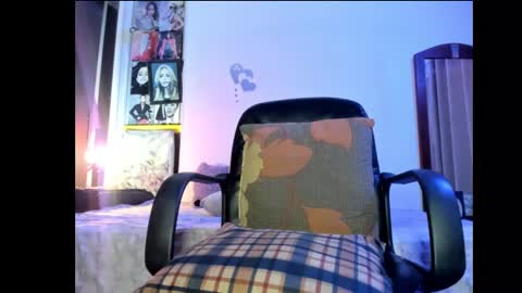 Snapshot of lindsaystonne chatting on 01-16-25, 09:27 Cami online show from 01-16-25, 09:27