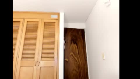 Snapshot of lindsaystonne chatting on 01-16-26, 12:36 Cami online show from 01-16-26, 12:36