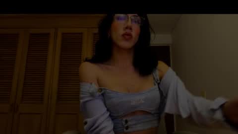 Snapshot of lindsaystonne chatting on 02-17-26, 08:11 Cami online show from 02-17-26, 08:11