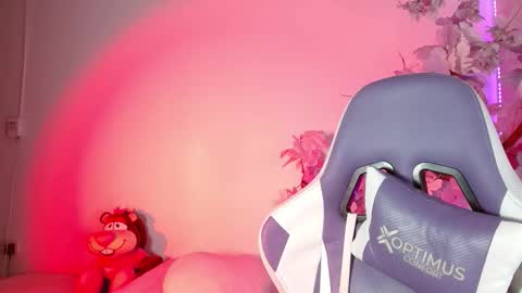 LINDSEYFERRER online show from 01-13-26, 09:09