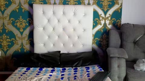 ling ling24 online show from 12-31-24, 09:10