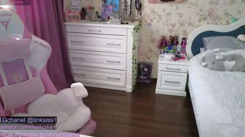 Snapshot of linksiss chatting on 10-27-25, 12:20 linksiss online show from 10-27-25, 12:20