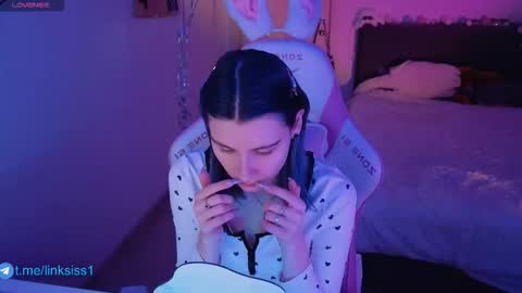 Snapshot of linksiss chatting on 02-04-26, 05:08 linksiss online show from 02-04-26, 05:08