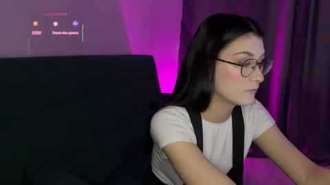 Snapshot of linna4cute chatting on 11-24-25, 09:42 Welcome honey Im Linna 3 online show from 11-24-25, 09:42