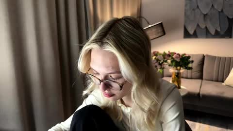 Emma online show from 04-23-26, 07:16
