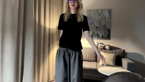 Emma online show from 05-20-26, 06:47
