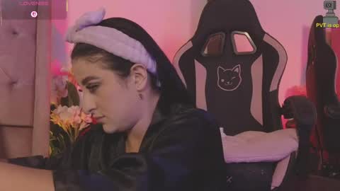 Snapshot of linoshka_1 chatting on 04-17-26, 08:56 Luciana online show from 04-17-26, 08:56
