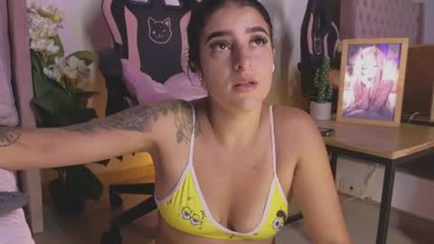 Snapshot of linoshka_1 chatting on 06-21-26, 05:48 Luciana online show from 06-21-26, 05:48