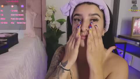 Snapshot of linoshka_1 chatting on 07-04-26, 01:01 Luciana online show from 07-04-26, 01:01