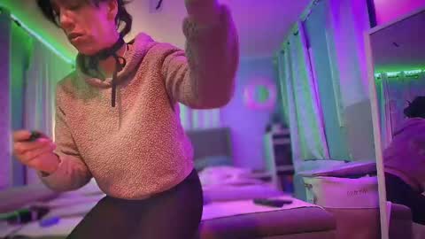 linuxgirlsudosu online show from 03-09-25, 05:11