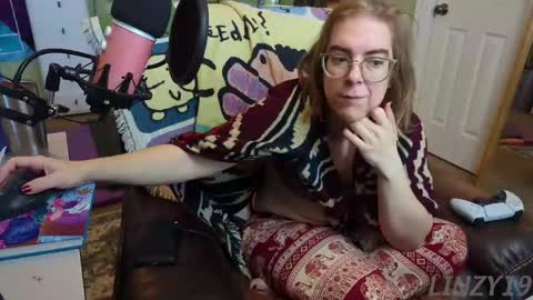 Snapshot of linzy19 chatting on 03-11-25, 05:02 Linzy19 online show from 03-11-25, 05:02