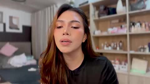 Liora of Ophir online show from 11-15-25, 09:17