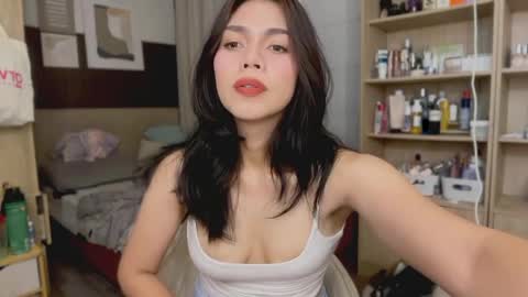 Snapshot of lioraeofophirxx chatting on 04-18-26, 03:21 Liora of Ophir online show from 04-18-26, 03:21
