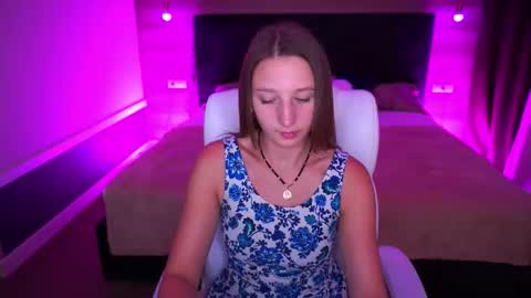 Snapshot of liorafox chatting on 09-17-25, 04:52 Lia online show from 09-17-25, 04:52