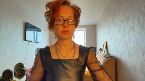 Snapshot of lioraweiss chatting on 05-19-26, 07:26 Liora Weiss online show from 05-19-26, 07:26