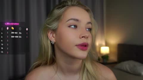 Amelia online show from 01-07-25, 01:06