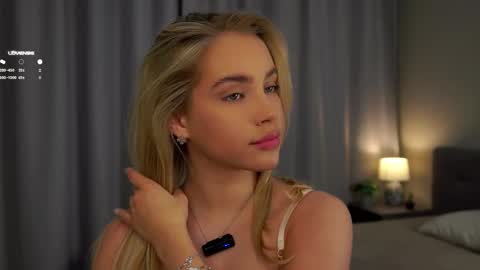 Amelia online show from 02-18-25, 01:10