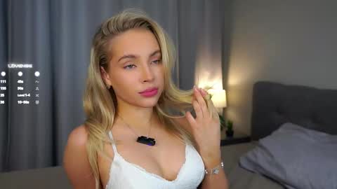 Amelia online show from 03-09-25, 01:14