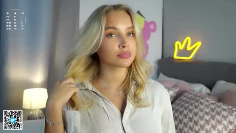 Amelia online show from 10-01-25, 05:13