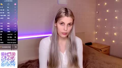 Snapshot of lirelith chatting on 10-29-25, 05:25 Lilith online show from 10-29-25, 05:25