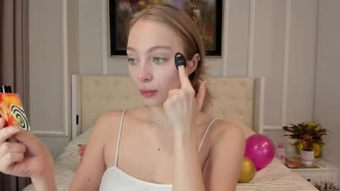 Lisa online show from 04-15-26, 04:41