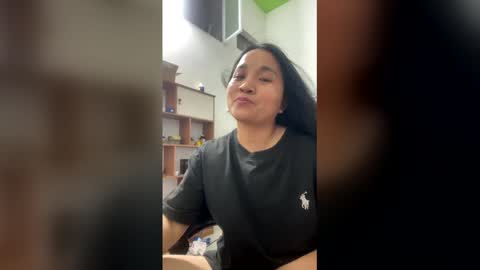 lisa_hanw online show from 04-21-26, 03:28