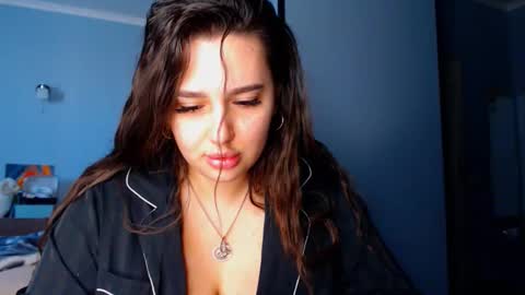 Snapshot of lisa_lady_golden chatting on 10-17-25, 10:29 lisa_lady_golden online show from 10-17-25, 10:29