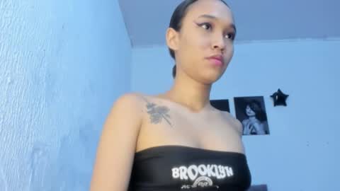 Lisa online show from 11-10-25, 04:44