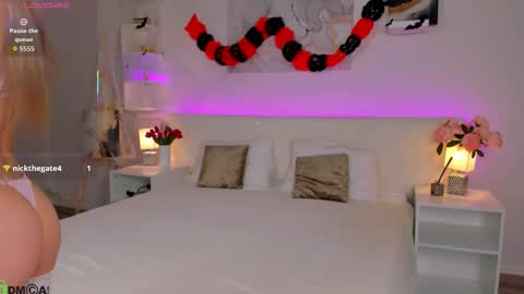 Snapshot of lisa_mccoy chatting on 10-26-25, 01:22 Lisa online show from 10-26-25, 01:22