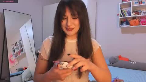 Snapshot of lisa_mzemta chatting on 10-22-25, 12:22 Lisa online show from 10-22-25, 12:22