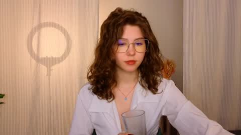 Snapshot of lisa_roses chatting on 01-11-25, 02:41 Lisa online show from 01-11-25, 02:41