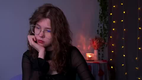 Snapshot of lisa_roses chatting on 09-25-25, 06:55 Lisa online show from 09-25-25, 06:55