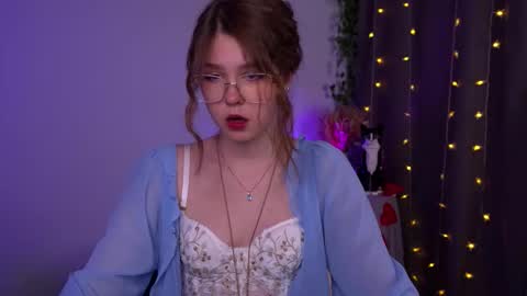 Snapshot of lisa_roses chatting on 11-29-25, 10:57 Lisa online show from 11-29-25, 10:57