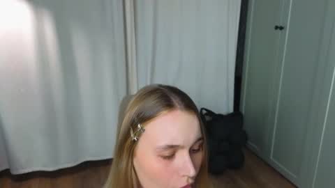 Elisabeth or Lisa online show from 02-22-26, 08:07