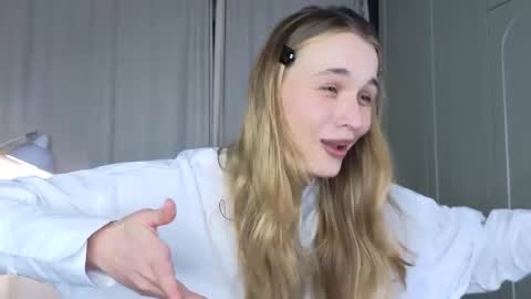 Elisabeth or Lisa online show from 03-05-26, 08:38