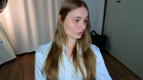 Snapshot of lisa_schiele chatting on 05-19-26, 08:26 Elisabeth or Lisa online show from 05-19-26, 08:26