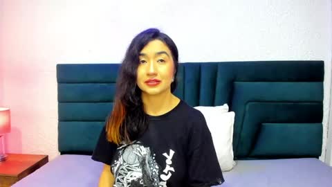 Snapshot of lisa_white_ chatting on 05-17-26, 08:27 lisa white online show from 05-17-26, 08:27