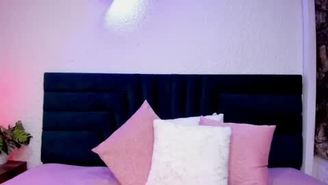 Snapshot of lisa_white_ chatting on 05-20-26, 08:37 lisa white online show from 05-20-26, 08:37