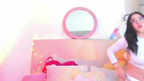 Snapshot of lisaa_a chatting on 03-27-26, 11:04 Lisa online show from 03-27-26, 11:04