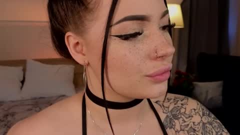 Snapshot of lisaaaliss chatting on 04-24-26, 10:18 lisaaaliss online show from 04-24-26, 10:18